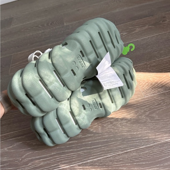 crocs echo clogs - Picture 5 of 6